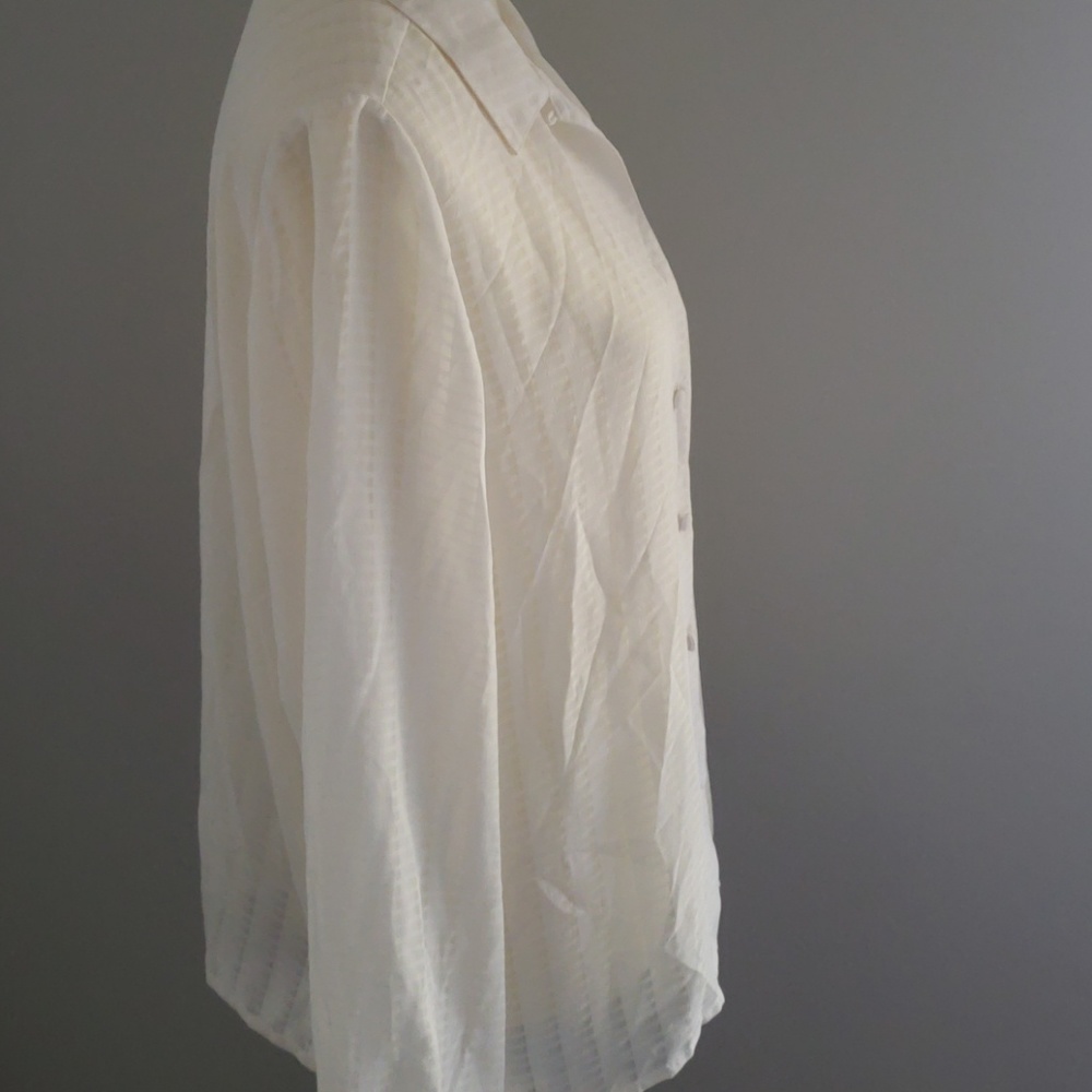 blouse - Picture 3 of 4
